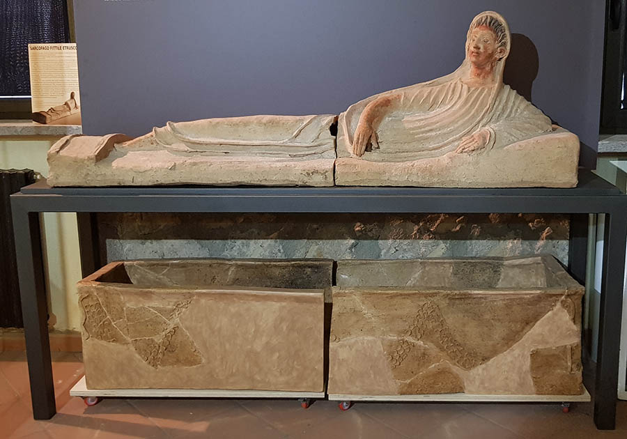 antiquarium piansano sarcofago