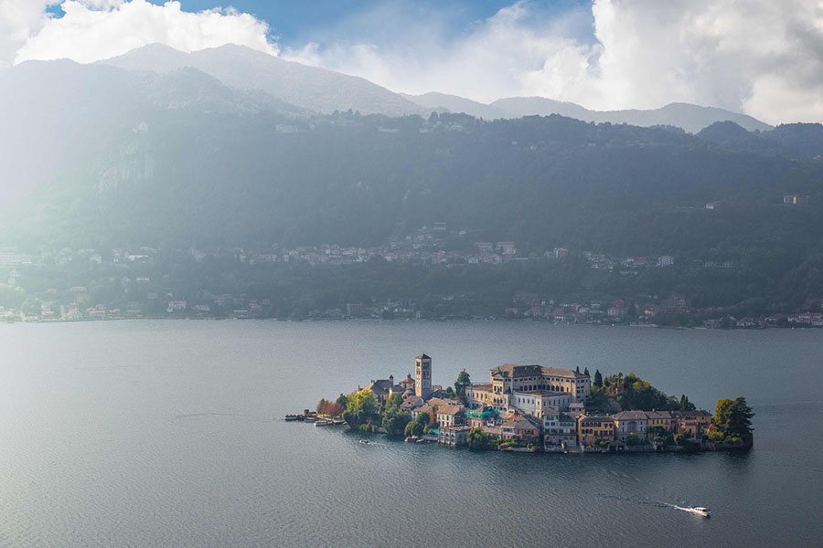 sos humanity lago d'orta