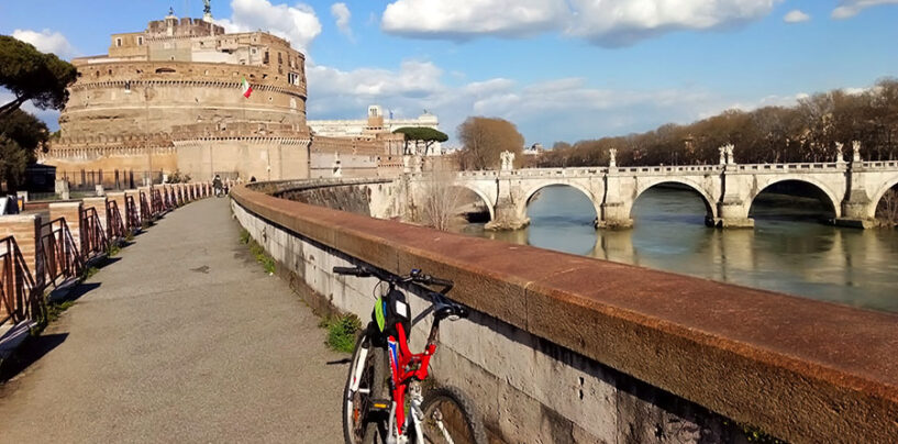 Roma in bici: un museo all’aperto nella guida di José M. Carcione