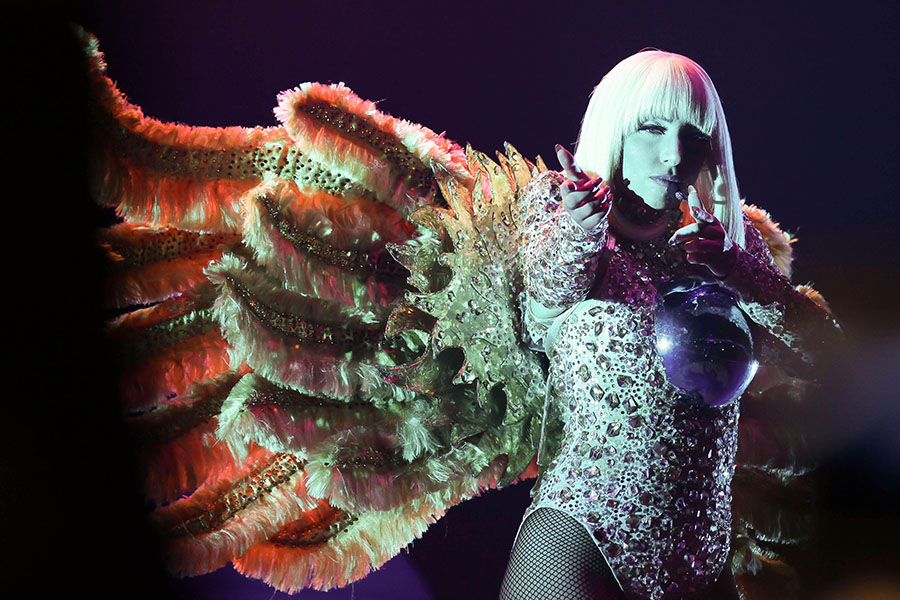 “Applause”, uscita in Italia la biografia di Lady Gaga