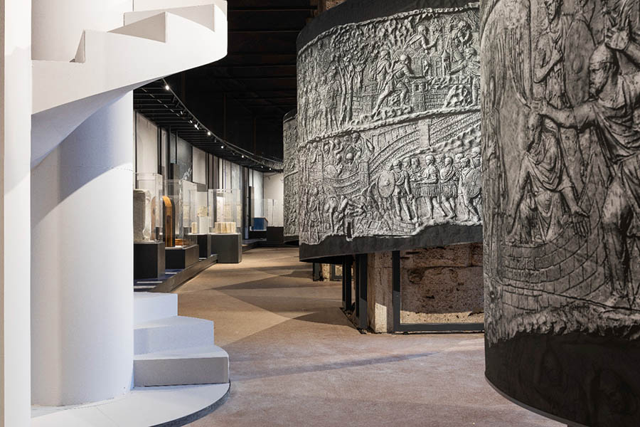 La Colonna Traiana di Roma in mostra al Colosseo