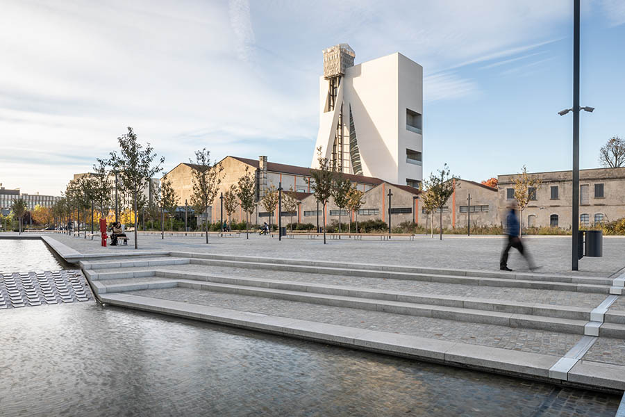 “Linee d’Ombra. Vivere la piazza”, design urbano a Milano